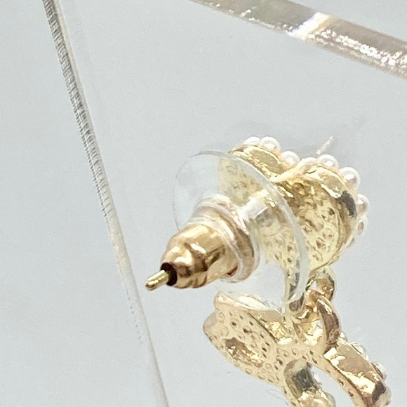 Pearl and Rhinestone Dangle Easter Bunny Rabbit Earring Pair - Picture 6 of 13